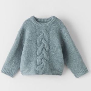 CABLE KNIT SWEATER